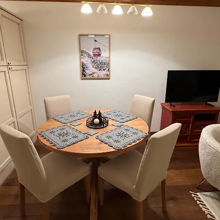 Romantic Alpine Retreat In