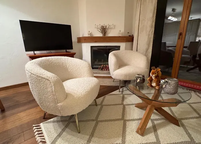 Daire Romantic Alpine Retreat In